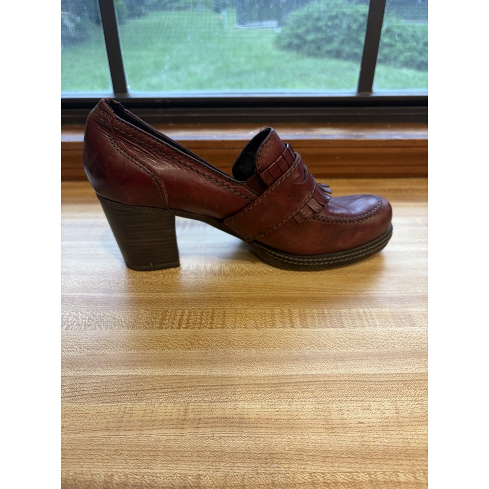 Tamaris Womens 38 Burgundy Leather Kiltie Penny Loafer Pumps Block Heel - Picture 7 of 12